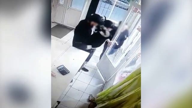 Серийный вор обкрадывал цветочные магазины Ленинского района смотреть онлайн