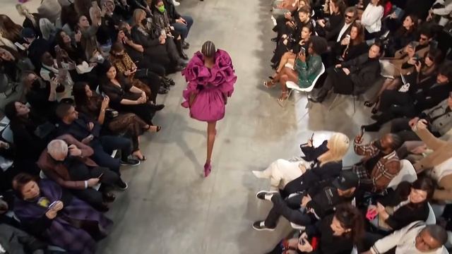 【ELIE SAAB】Paris｜F/W 2022 collection смотреть онлайн