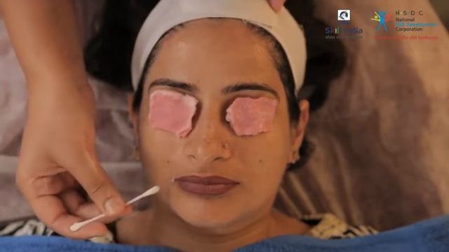 Process of preparing trolley before Chemical Peel смотреть онлайн
