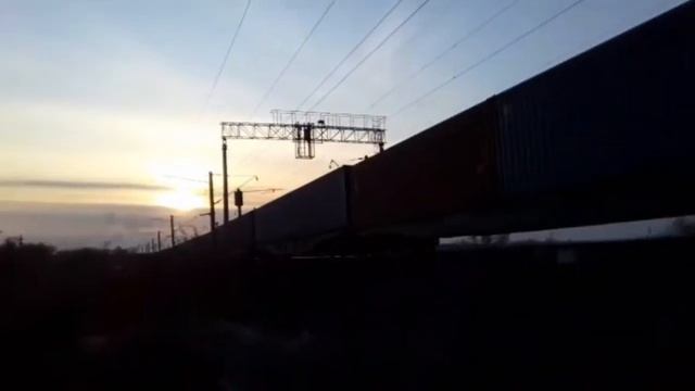 Валюта. 3ЭС5К-251 "Ермак" с контейнерным поездом смотреть онлайн
