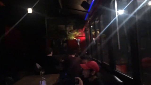 Вот так встречают гостей молодежь в Бишкеке ))) смотреть онлайн
