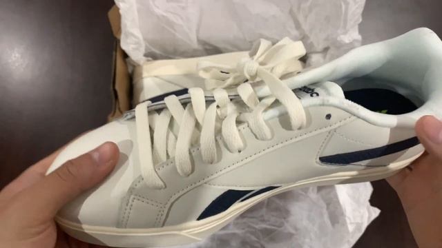 TRÊN TAY MẪU GIÀY REE.BOK ROYAL COMPLETE 3 (FY9704) PHIÊN BẢN CỔ THẤP VỚI PHỐI MÀU TRẮNG KEM смотреть онлайн