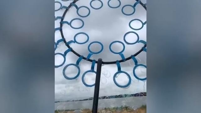 НЕВЕРОЯТНОЕ - Уличное шоу мыльных пузырей смотреть онлайн