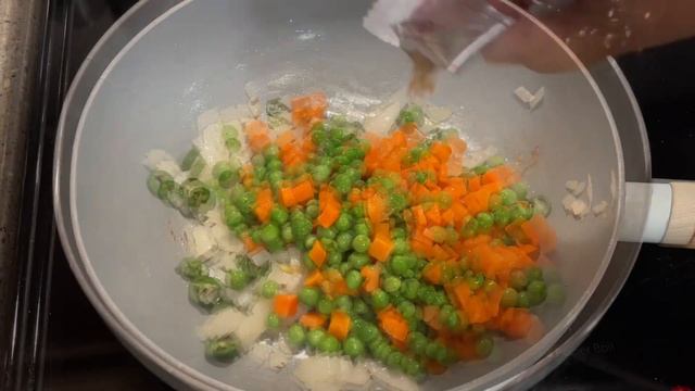 Masala Maggi | Easy Maggi in 10 min | Vegetable Maggi смотреть онлайн