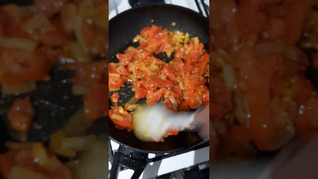 Веганская "яичница" с помидорами без яиц. смотреть онлайн