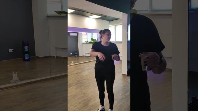 Каждая встреча с танцем бачата это праздник. Здесь я получаю огромный заряд энергии. смотреть онлайн