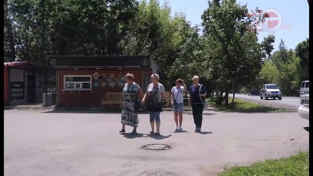 Жители Новоникольска возмущены установкой ларьков в центре села