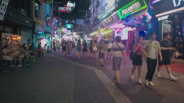 🇹🇭 Exploring the Neon Nightlife: A Stroll Through Pattaya's Vibrant Walking Street | City Ambience смотреть онлайн