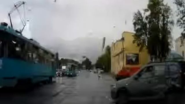 NEW scary car and tram accident in Russia!Opel Astra crash смотреть онлайн