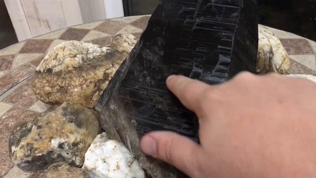 Камень с рунами Защиты смотреть онлайн