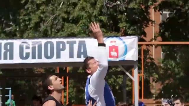 Ролик об открытии стритбольного турнира "Плеханка-Баскет" смотреть онлайн