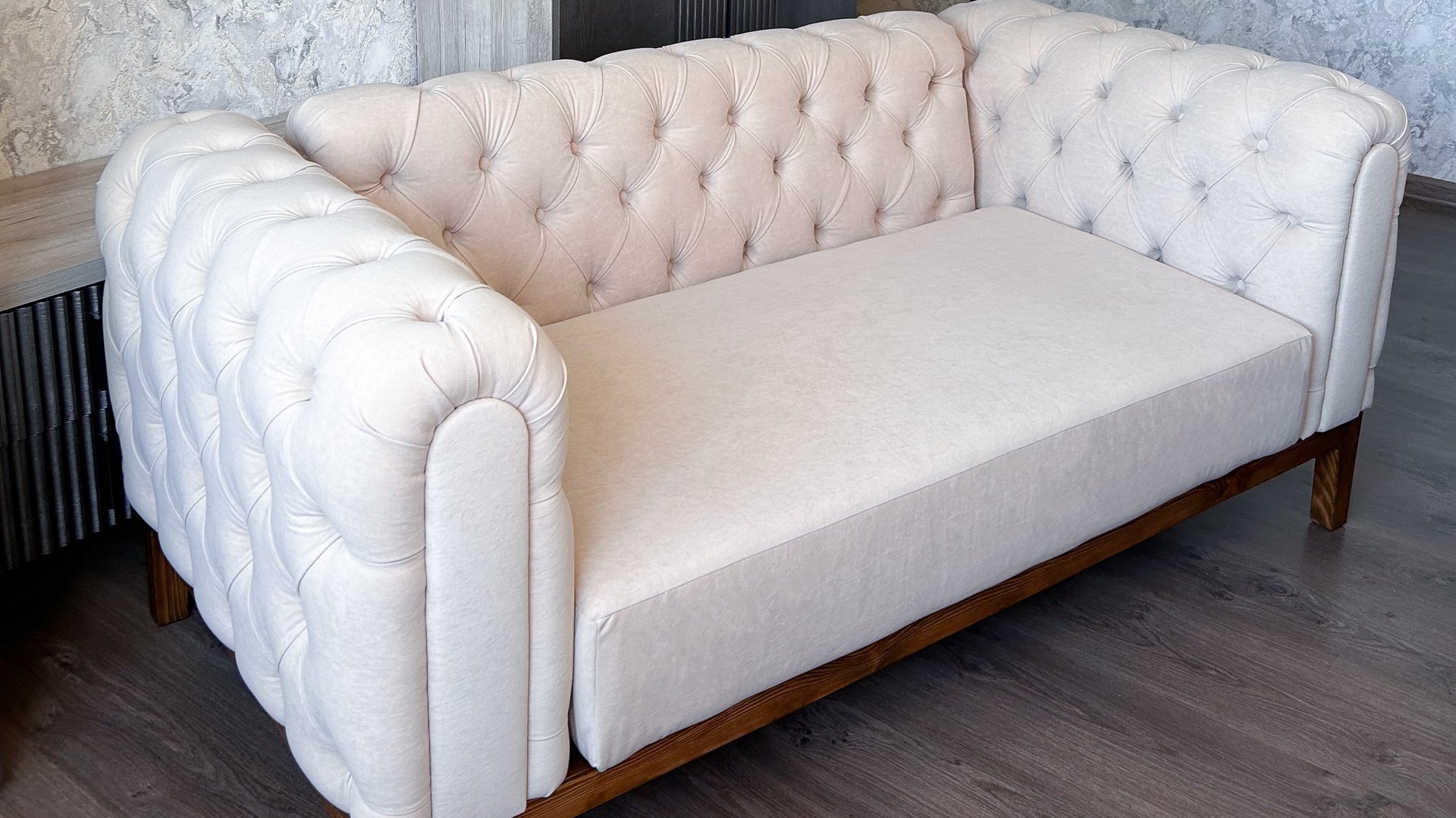 Процесс изготовления дивана с каретной стяжкой для дома DIY Chesterfield Sofa
