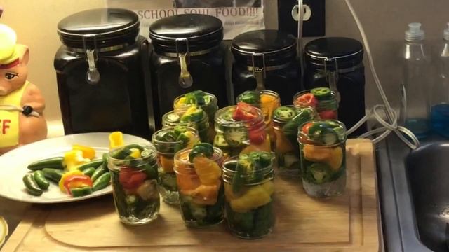 MY MOMS OLD SCHOOL PEPPER SAUCE смотреть онлайн