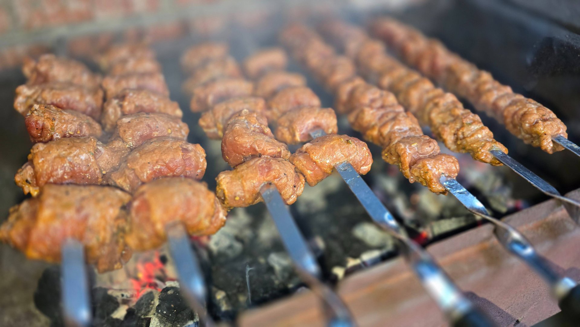 Шашлык говяжьи рулетики с сыром. смотреть онлайн