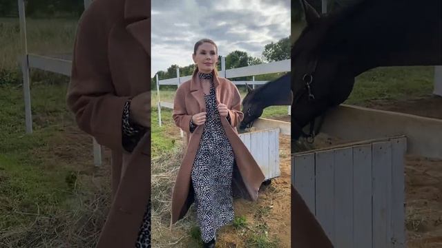 Пальто в стиле old money в новой коллекции KATRIN #KatrinFashion #стиль2023 #трендсезона смотреть онлайн