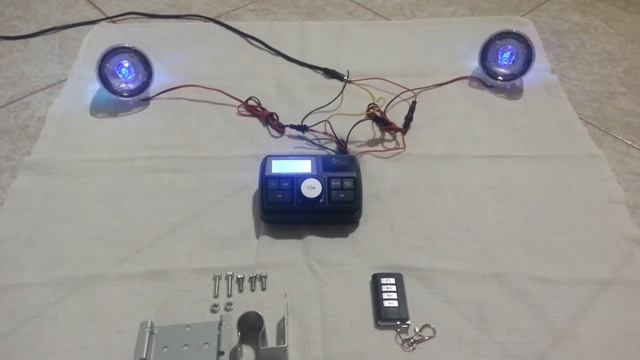 Repro s MP3 a rádiem смотреть онлайн