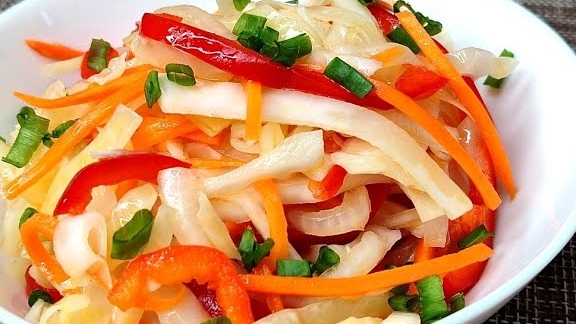 Капуста маринованная с перцем. Очень вкусная и долгого хранится. смотреть онлайн