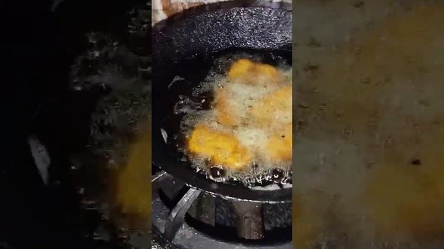 Chicken Nuggets # mazaydar #simplerecipe #delicious #qickly & easy #shortvideo #life with Afiya смотреть онлайн