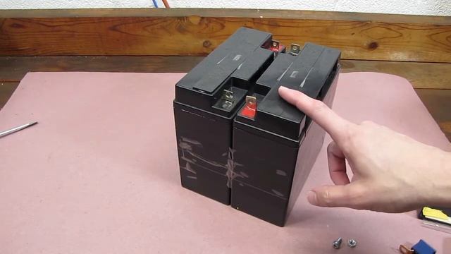 Replacing or Rebuilding the Battery pack in an APC SmartUPS 1000XL UPS смотреть онлайн