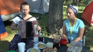 София Горбунова и Светлана Лобанова. Была весна, мы встретились случайно.