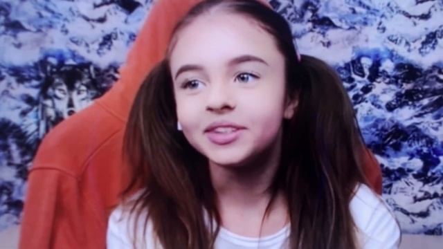 МАЛЫШКА РАЗВОДИТ ЛЮДЕЙ В ЧАТРУЛЕТКЕ смотреть онлайн