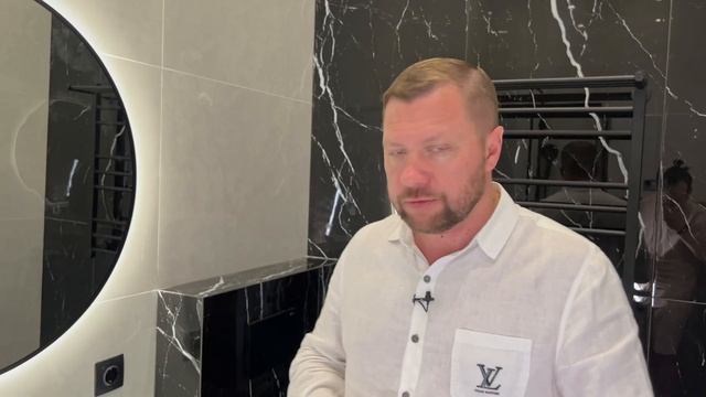 Обзор ремонта квартиры с ПОТОЛКАМИ 370. Сколько стоит современный ремонт? смотреть онлайн