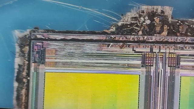 Результат химической декапсуляции MicroSD