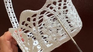 Цветочная корзинка связанная крючком