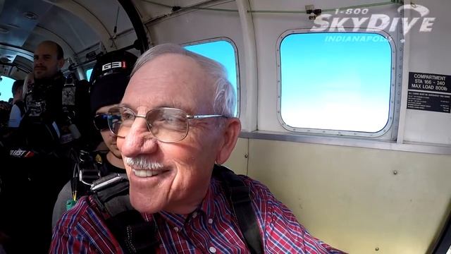 Max Teegarden's Tandem skydive! смотреть онлайн