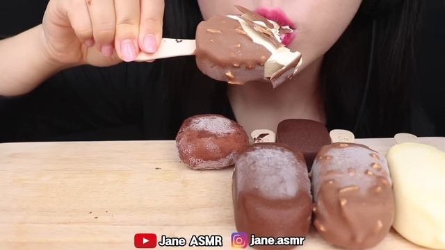 ASMR MAGNUM ICE CREAM, CHOCOLATE MARSHMALLOW, CHOCOLATE CRACKING 매그넘 아이스크림, 초콜릿 마쉬멜로우 먹방 MUKBANG