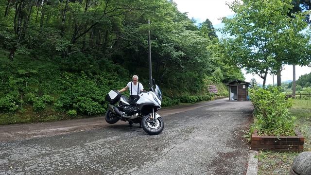 Honda NT1100 Old man's best efforts Part4.Spinning on the side stand.Turn more. 年齢に負けるなシリーズ. смотреть онлайн