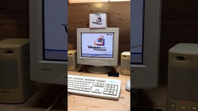 Time Travel_ Booting Up Windows 2000 in 2024! #shorts #90s #retrocomputing #oper смотреть онлайн