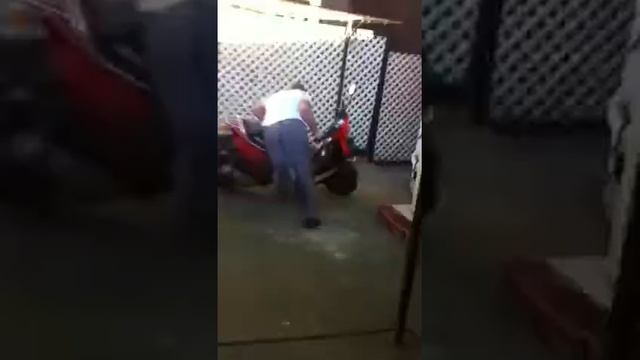 Bw100 back yard sydney смотреть онлайн