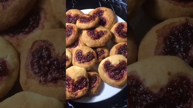 Печенье "Сердечки" из песочного теста, очень вкусное, красивое и яркое! смотреть онлайн