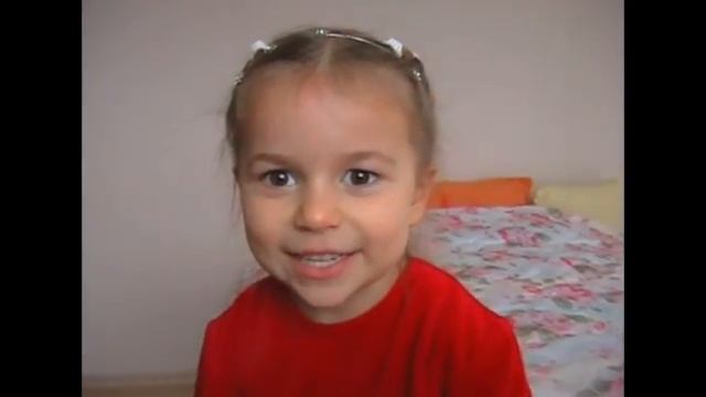 Песня "Mаленькой ёлочке холодно зимой".  Поёт Аида Майбер /Aida Maiber/