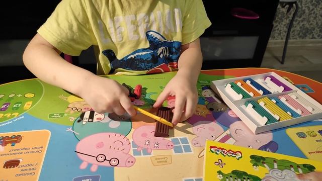 Лепил Титана Спикермена из пластилина