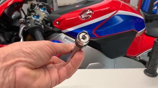 Motorcycle Handlebar weight removal смотреть онлайн