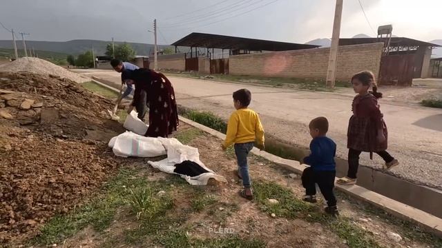 A Single Mom's Mission for Household and Agricultural Needs смотреть онлайн
