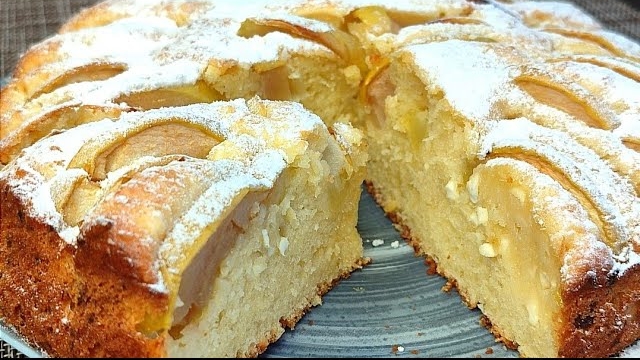 Шарлотка из творога. Очень простой и вкусный пирог. смотреть онлайн