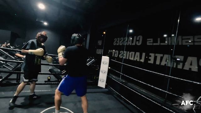 Santi vs Pat смотреть онлайн
