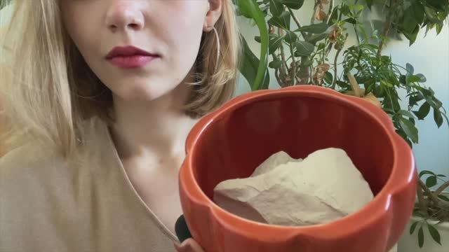 ASMR 🏔️ | Уральская глина | Сухой хруст глиной🩶 смотреть онлайн