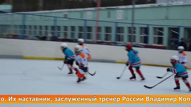 ПЕРВОЕ МЕСТО У ХОККЕИСТОВ «ФЕНИКСА», второе у девочек «Уралочки» смотреть онлайн