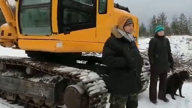 Защитники Каменного бора блокируют экскаватор. 5.03.2020 смотреть онлайн