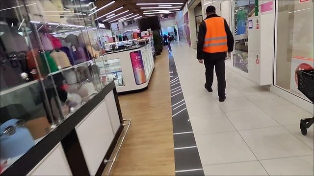 РЕКОРД ЗАРАБОТКА В 2024 ГОДУ В ЯНДЕКС ДОСТАВКЕ / КУРЬЕРУ ПОДАРИЛИ ПОНЧИКИ смотреть онлайн