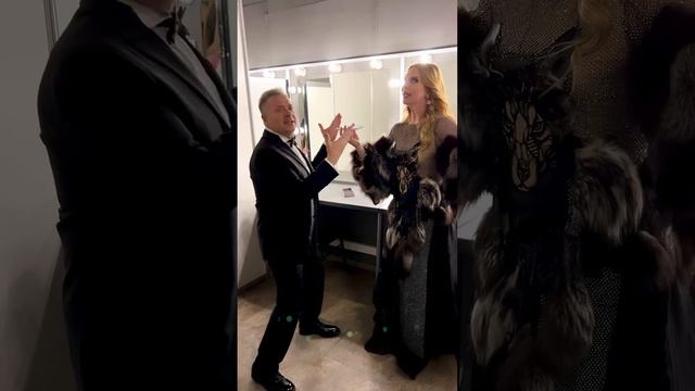 Вновь Звезды Сошлись! 🌟 Танцуют и Поют под Белую Зиму ❄️ Добронравов и Варвара 🎊 #shorts смотреть онлайн