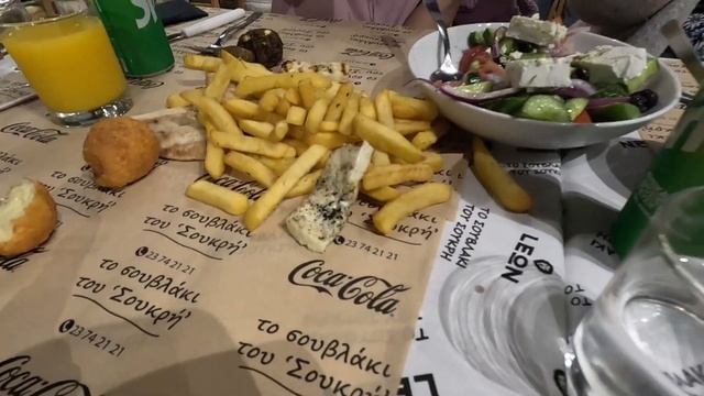Fun Dining Experience at No Plates Restaurant Paralimni, Cyprus, Το Σουβλάκι του Σουκρή. смотреть онлайн