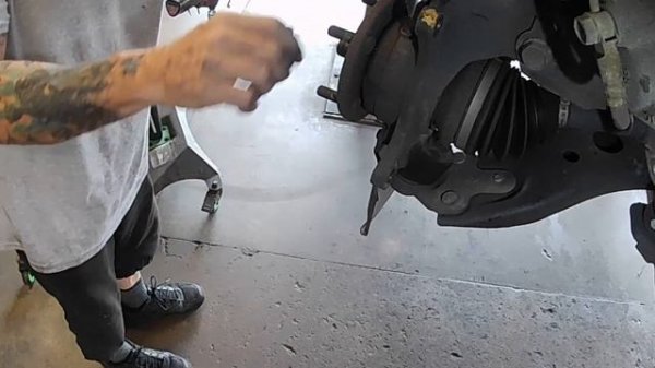 08-17Toyota Venza Front Brake Replacement