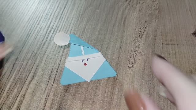 Оригами. Как сделать деда мороза из бумаги. Поделки для детей смотреть онлайн