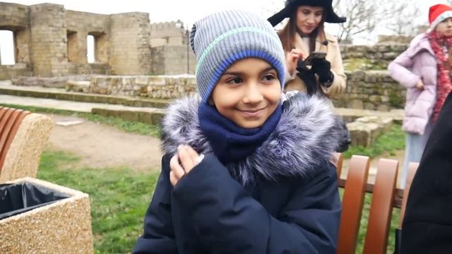 На крепости «Нарын-Кала» прошло театрализованное представление «Новый год в музее» смотреть онлайн