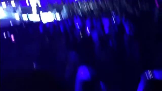 Selena Gomez Revival Tour Vlog!! смотреть онлайн
